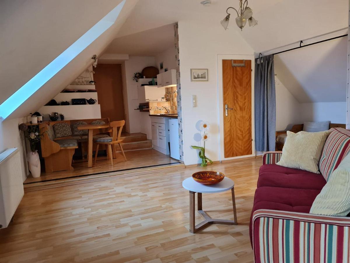 Hallstatt Feeling - - Self Check-in *